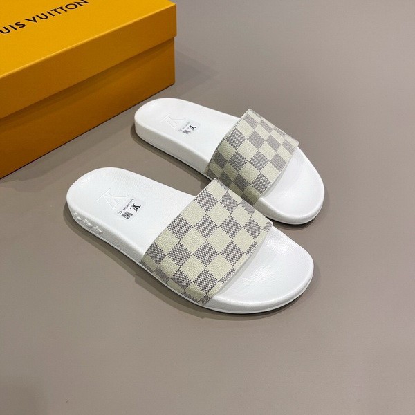 LV women slippers AAA-202