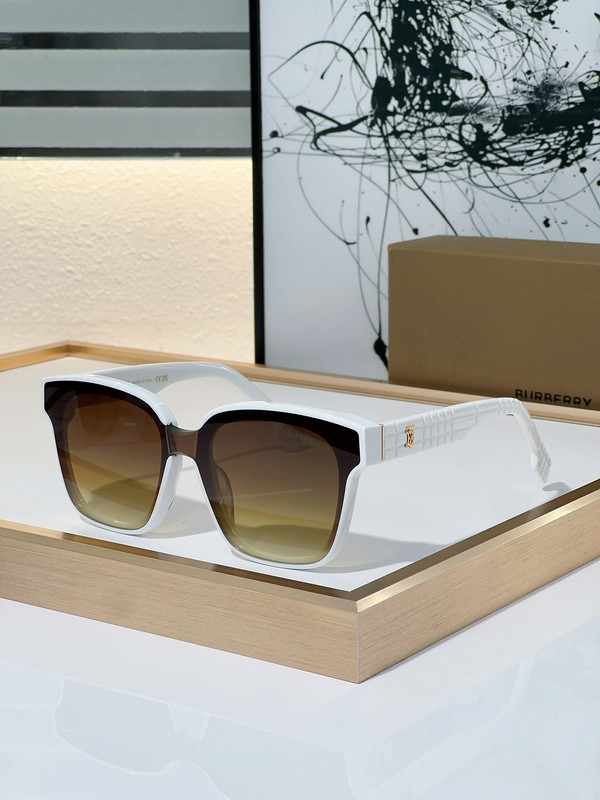 Burberry Sunglasses AAAA-2492