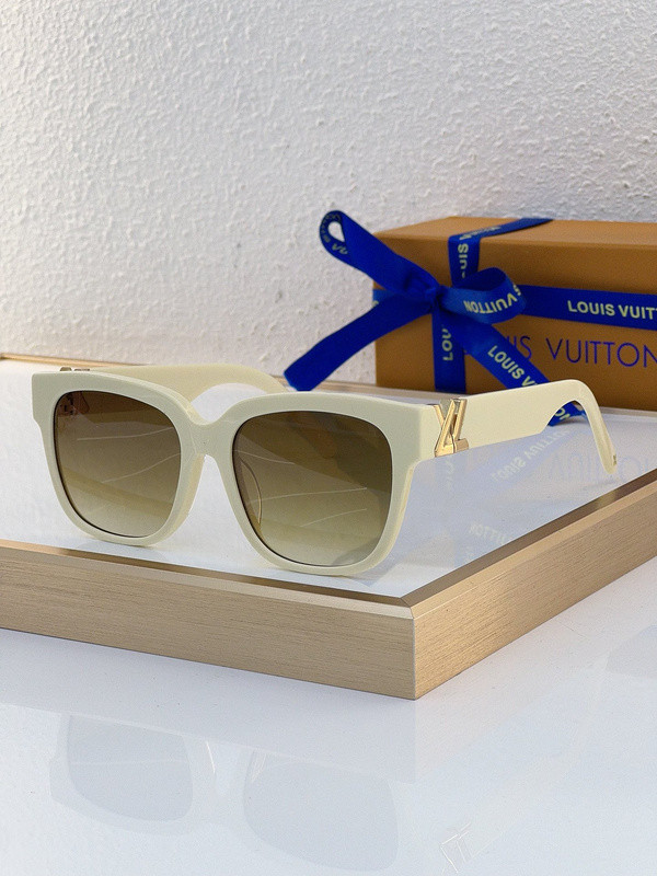 LV Sunglasses AAAA-4527