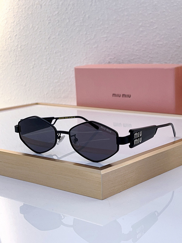 Miu Miu Sunglasses AAAA-966