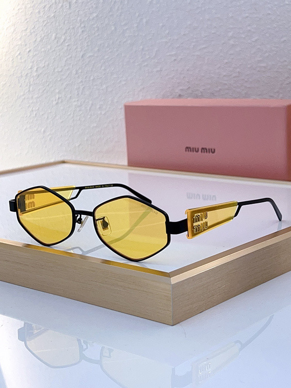 Miu Miu Sunglasses AAAA-965