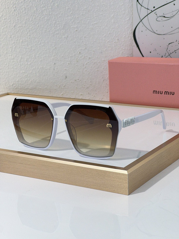 Miu Miu Sunglasses AAAA-955