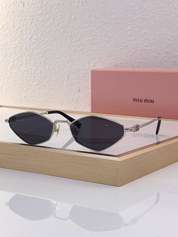 Miu Miu Sunglasses AAAA-1008