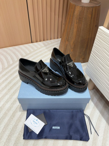 Prada women shoes 1：1 quality-559