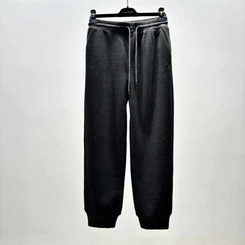 LV Pants High End-111