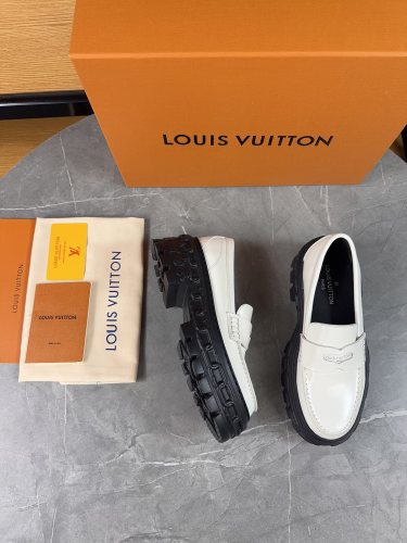 LV Women Shoes 1：1 Quality-1111