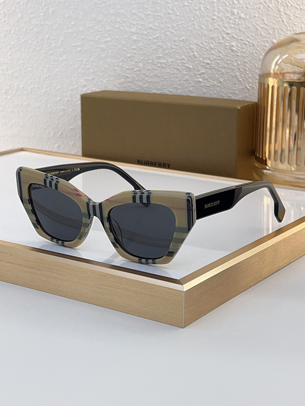 Burberry Sunglasses AAAA-2689