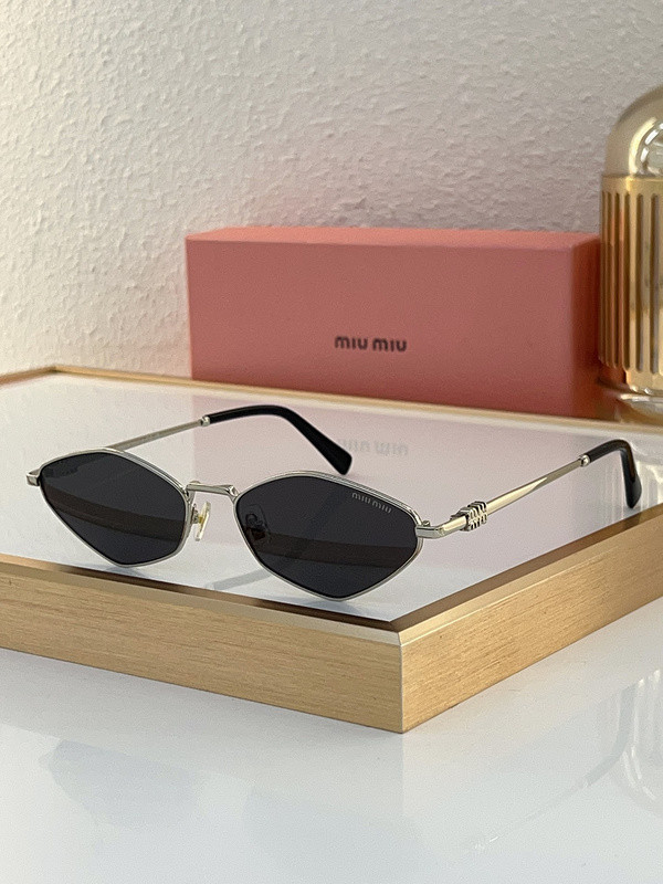 Miu Miu Sunglasses AAAA-1507