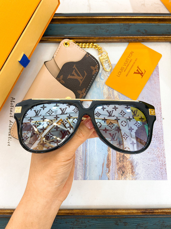 LV Sunglasses AAAA-5202