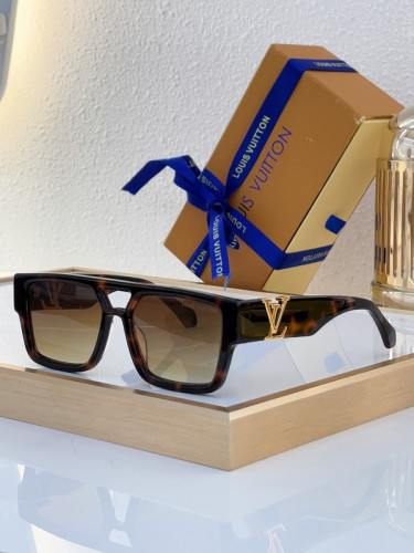 LV Sunglasses AAAA-5050