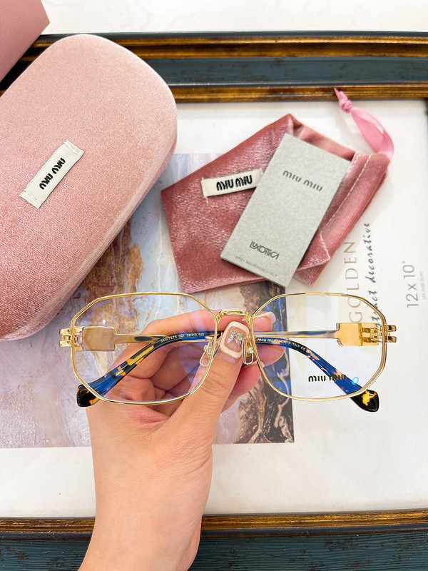 Miu Miu Sunglasses AAAA-1480