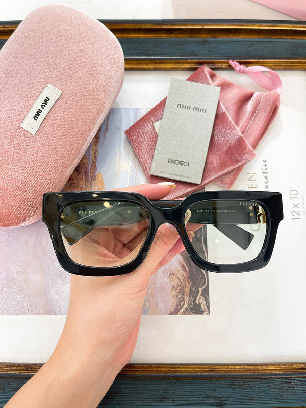 Miu Miu Sunglasses AAAA-1406