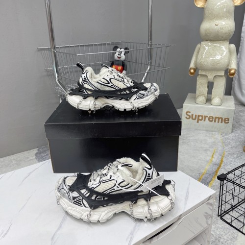 B 17FW Tripe-S High End Sneaker-572