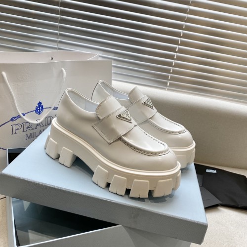 Prada women shoes 1：1 quality-607