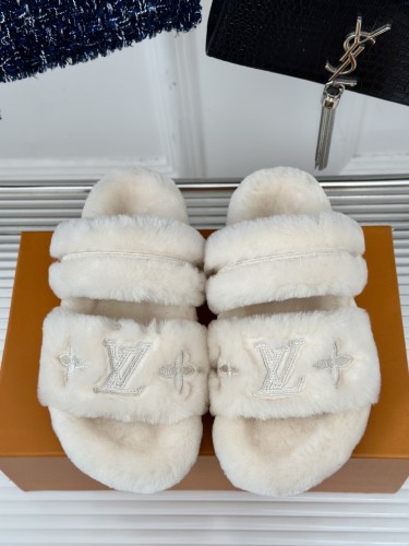 LV Sandals 1：1 Quality-880