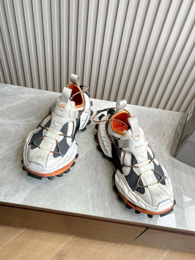 B 17FW Tripe-S High End Sneaker-580