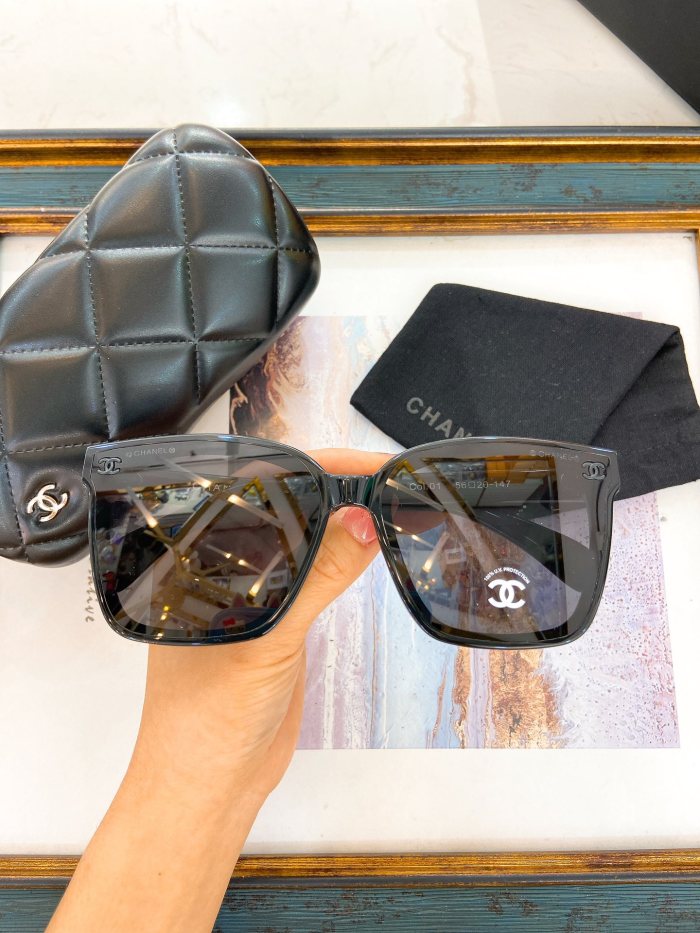 CHNL Sunglasses AAAA-4745