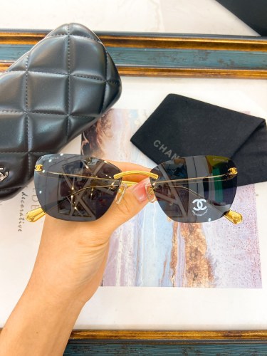 CHNL Sunglasses AAAA-4722