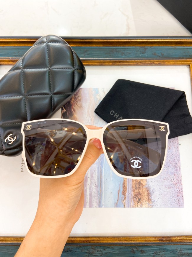 CHNL Sunglasses AAAA-4746