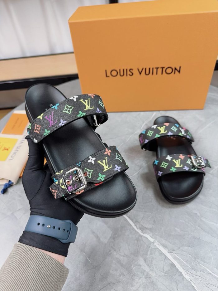 LV women Sandals 1：1 Quality-907