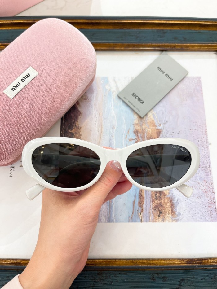 Miu Miu Sunglasses AAAA-1574