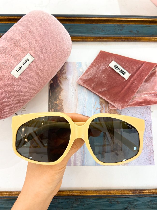 Miu Miu Sunglasses AAAA-1535