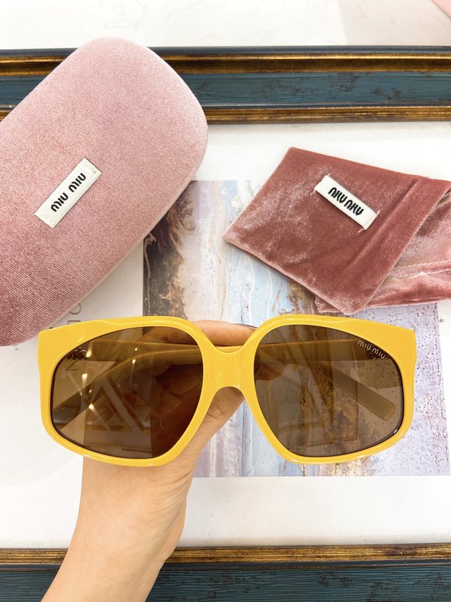 Miu Miu Sunglasses AAAA-1529