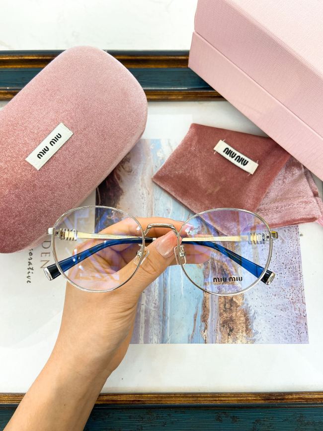 Miu Miu Sunglasses AAAA-1620