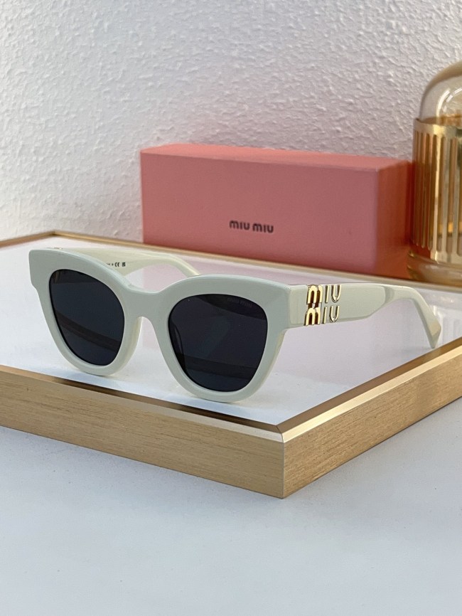 Miu Miu Sunglasses AAAA-1560