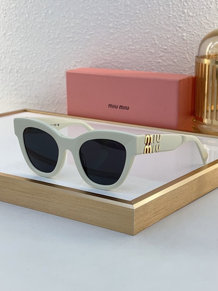 Miu Miu Sunglasses AAAA-1560