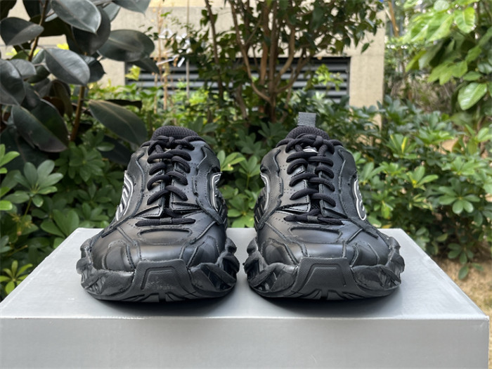 B 17FW Tripe-S High End Sneaker-606