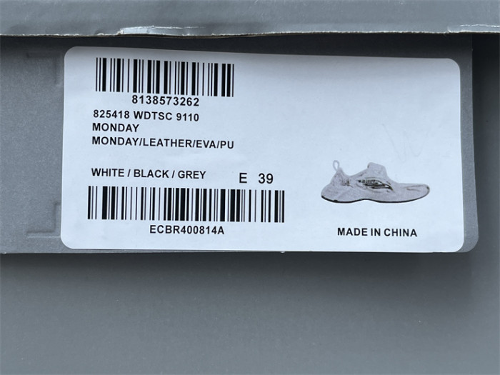 B 17FW Tripe-S High End Sneaker-605