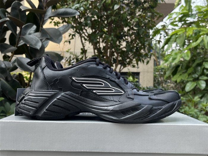 B 17FW Tripe-S High End Sneaker-606