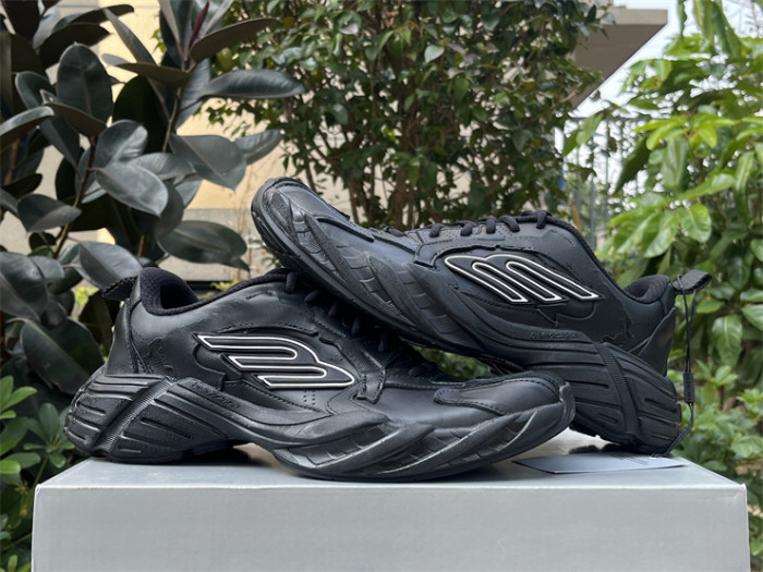 B 17FW Tripe-S High End Sneaker-606