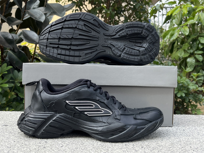 B 17FW Tripe-S High End Sneaker-606