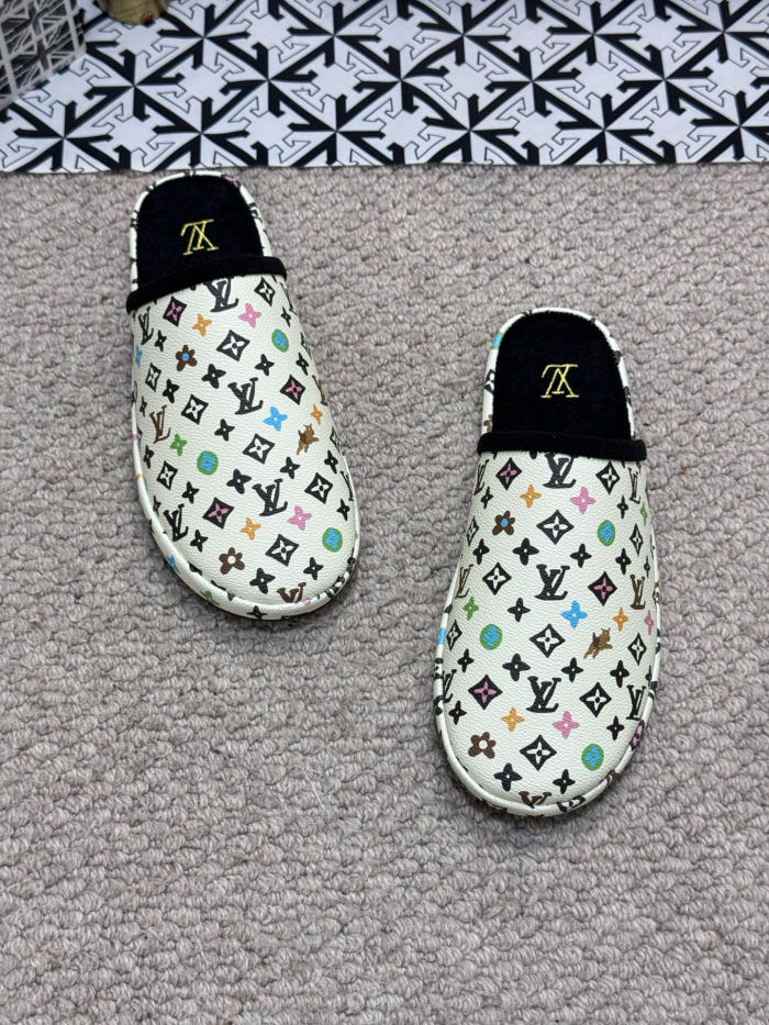 LV Sandals 1：1 Quality-932