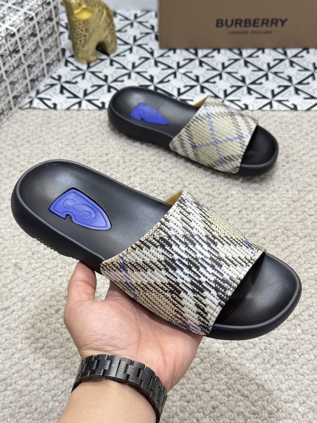 Burberry men slippers AAA-077