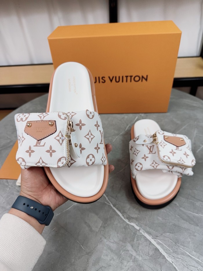 LV women Sandals 1：1 Quality-919
