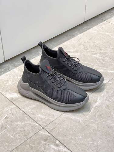 Moncler Men shoes 1：1 quality-085