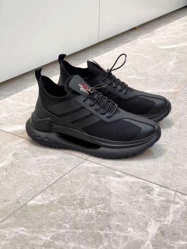 Moncler Men shoes 1：1 quality-087