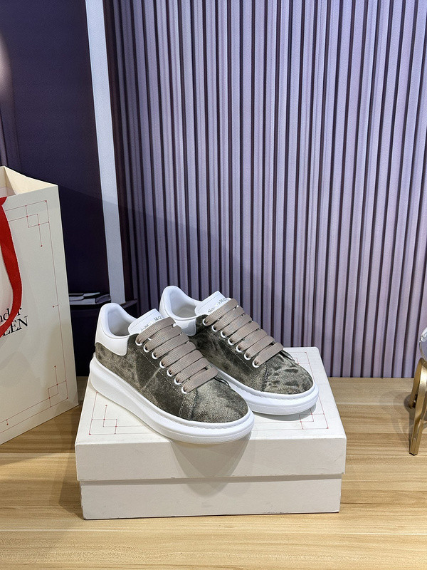 Alexander McQueen Women Shoes 1：1 quality-1077