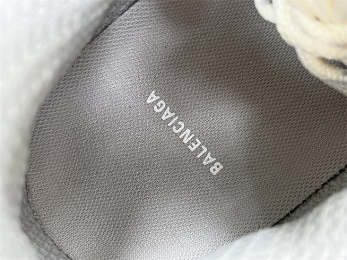 B 17FW Tripe-S High End Sneaker-643