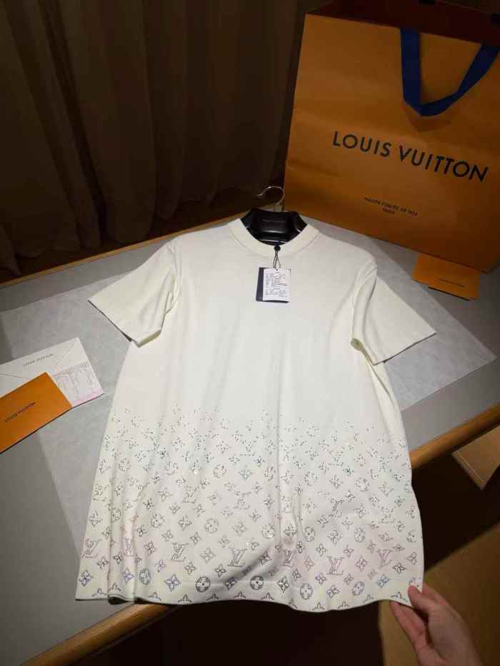 LV Shirt High End Quality-1230