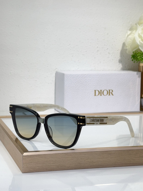 Dior Sunglasses AAAA-3504