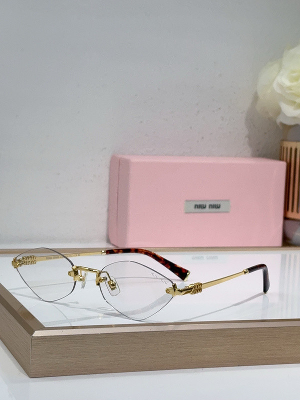 Miu Miu Sunglasses AAAA-1816