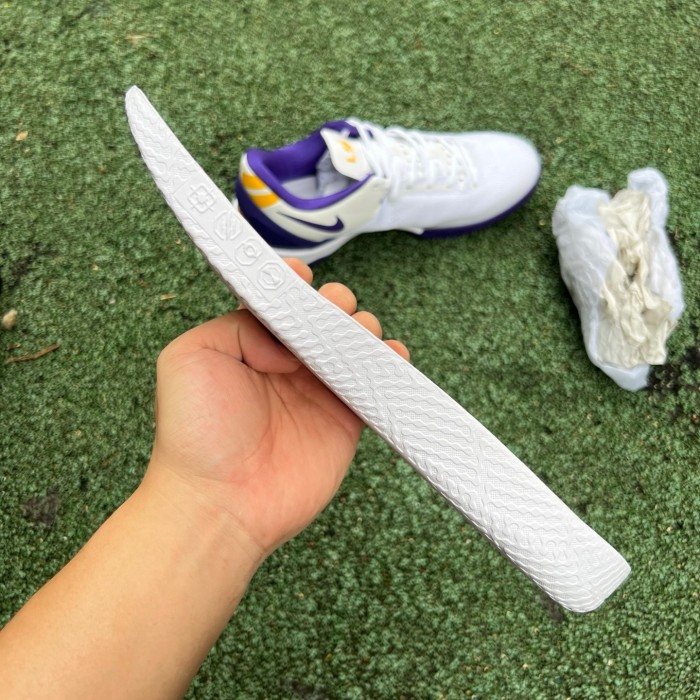 Authentic  Nike Kobe 8 Protro White Court Purple