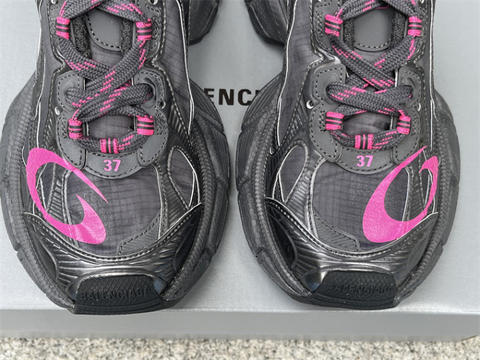 B 17FW Tripe-S High End Sneaker-650