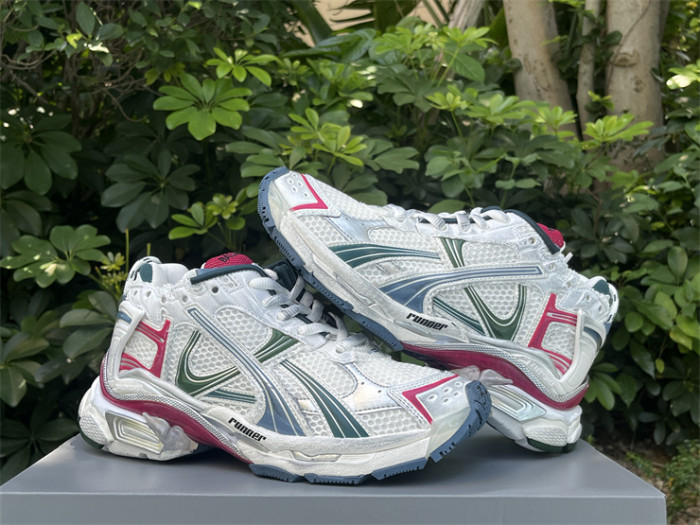 B 17FW Tripe-S High End Sneaker-652