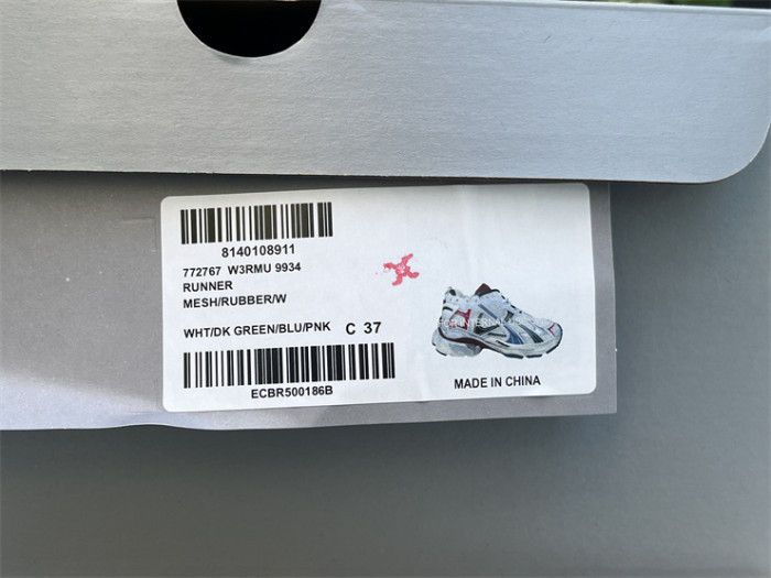 B 17FW Tripe-S High End Sneaker-652