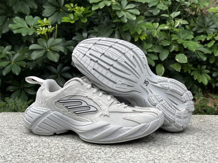 B 17FW Tripe-S High End Sneaker-653